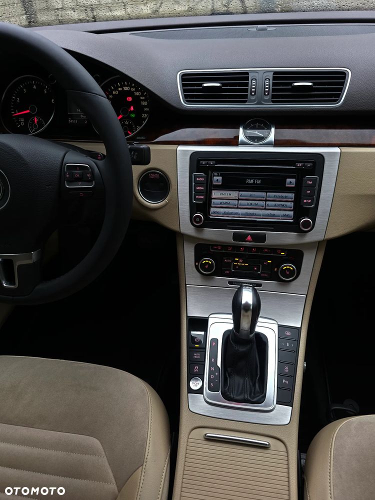 Volkswagen Passat 2.0 TSI Highline DSG - 12