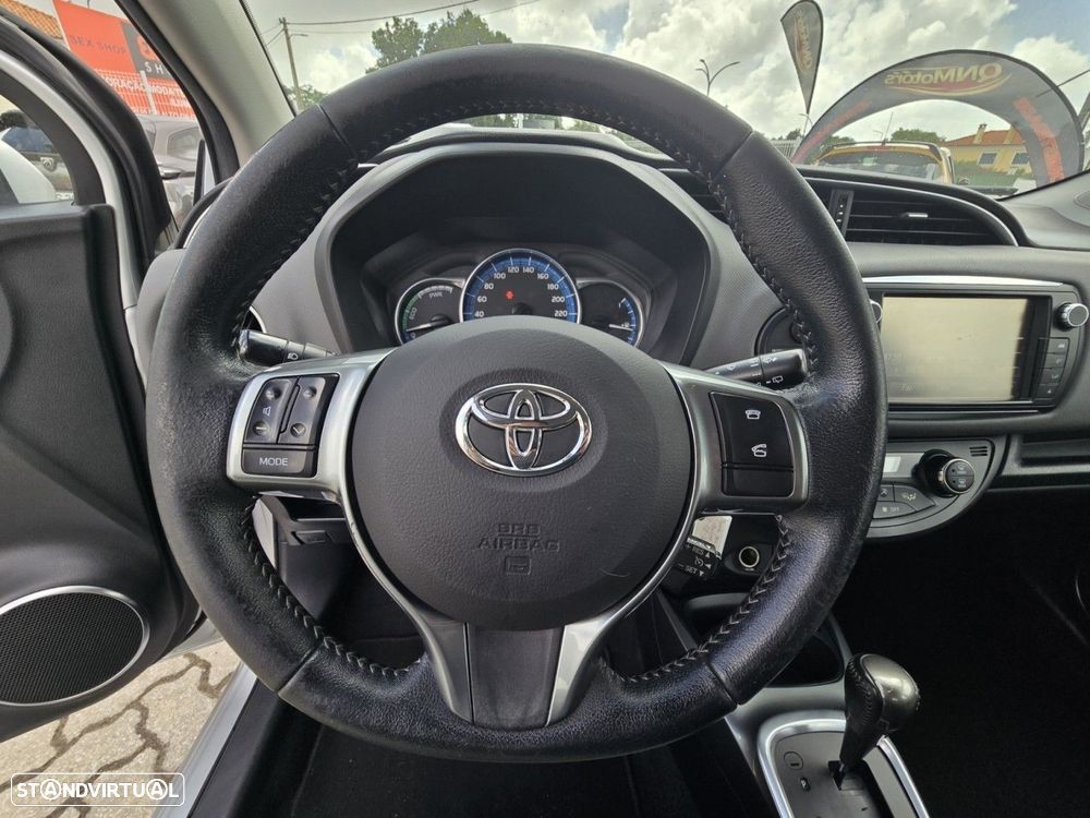 Toyota Yaris 1.5 HSD Comfort - 16