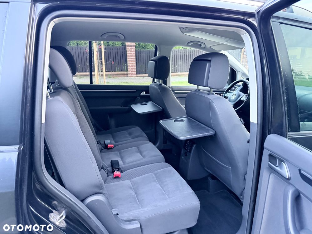 Volkswagen Touran - 18