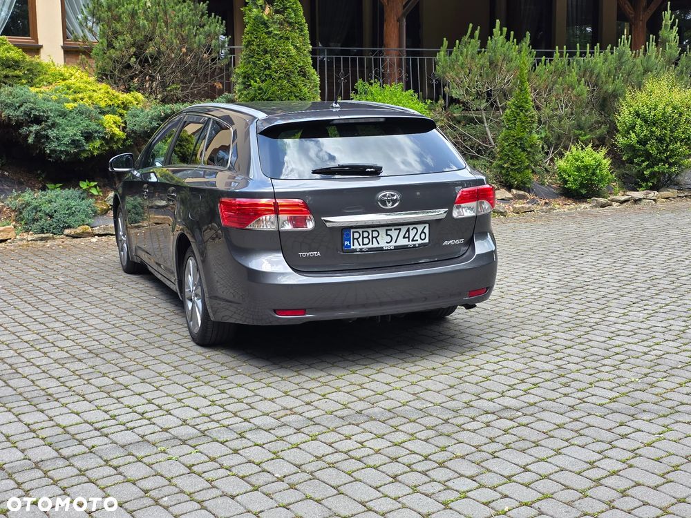 Toyota Avensis 2.0 D-4D Edition - 12