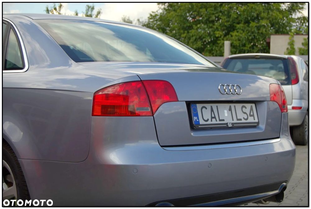 Audi A4 Limousine - 14