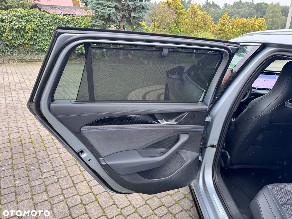 Volkswagen Passat 2.0 TDI SCR R-Line Plus DSG - 16