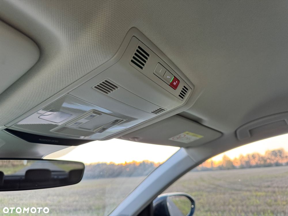 Volkswagen T-Roc - 27