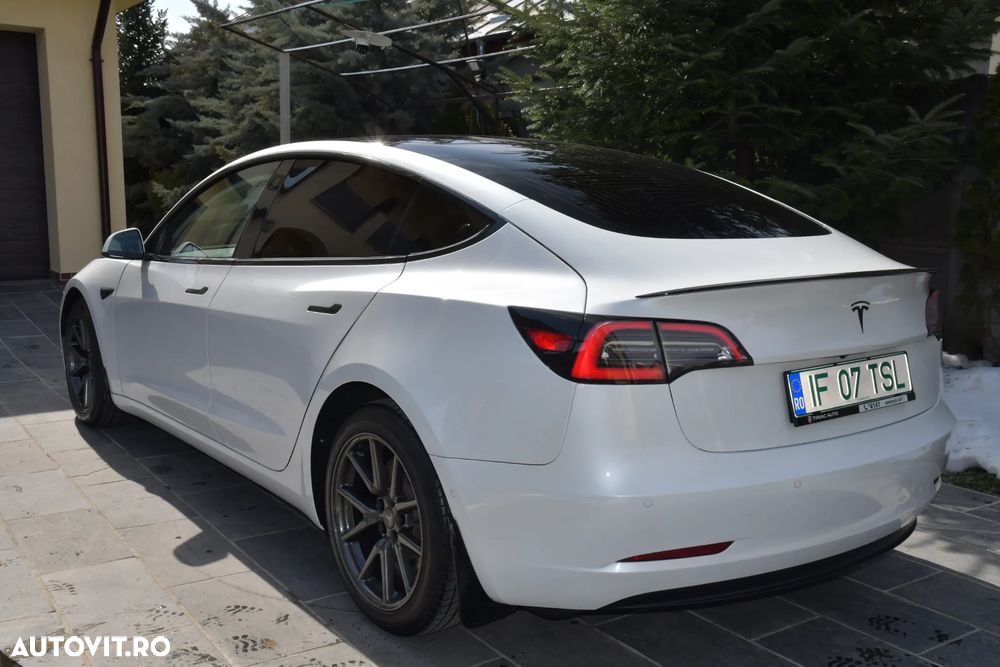 Tesla Model 3 - 14