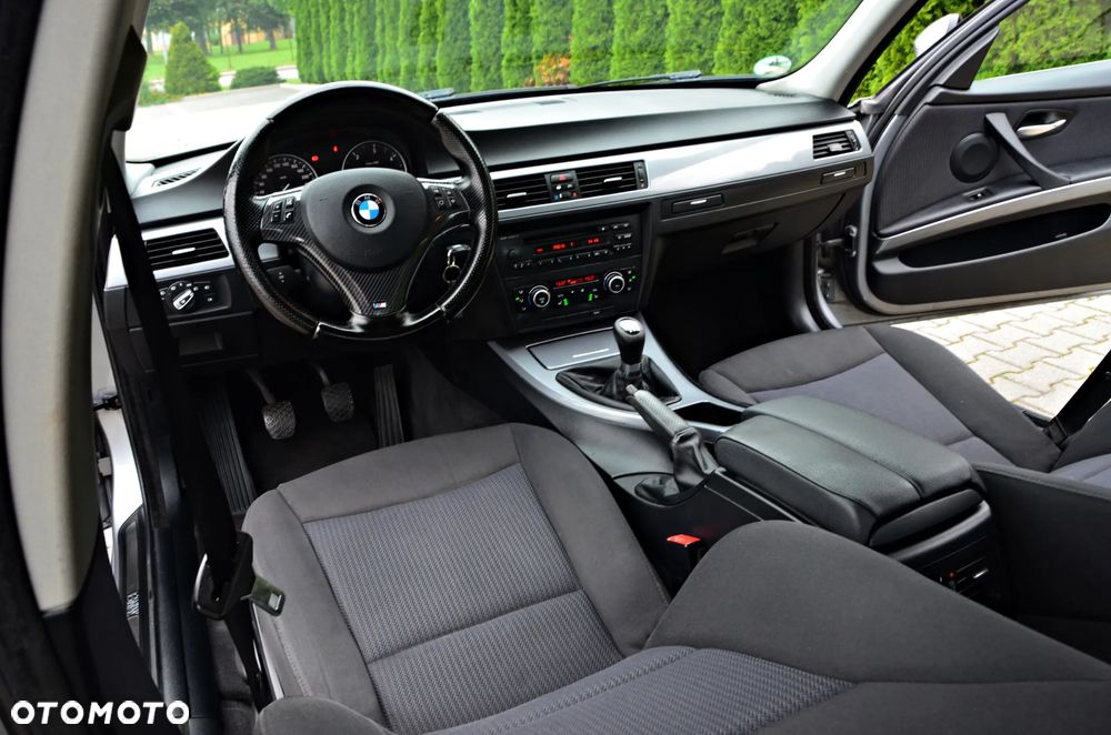 BMW Seria 3 318d - 36