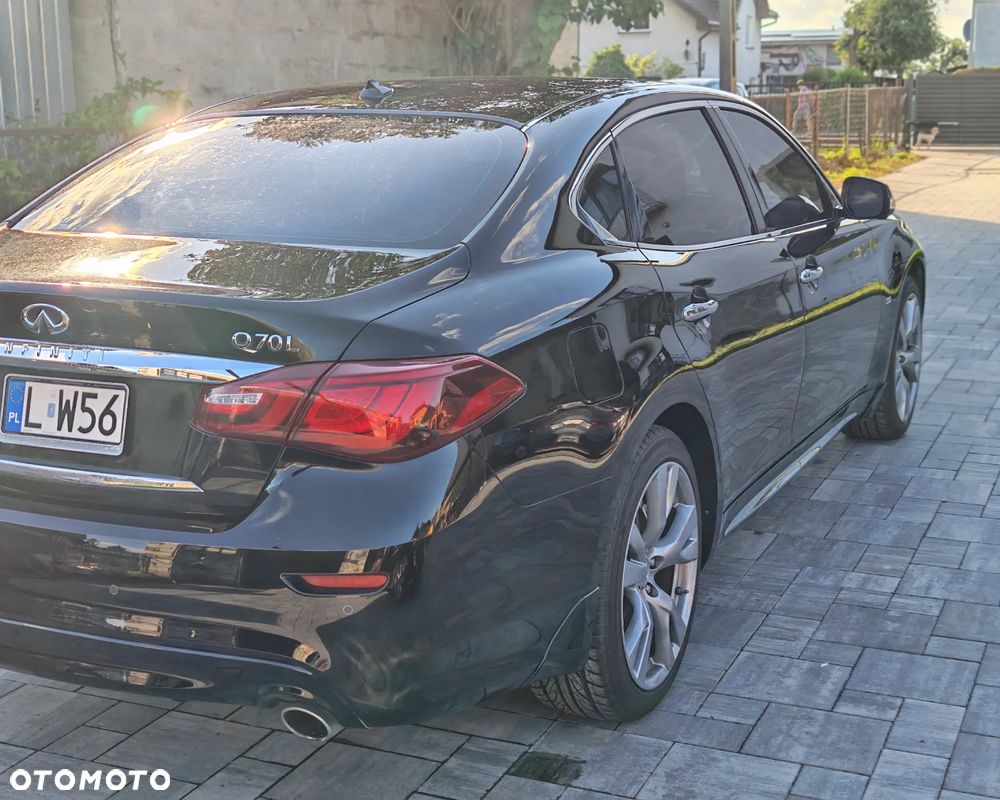 Infiniti Q70 - 7