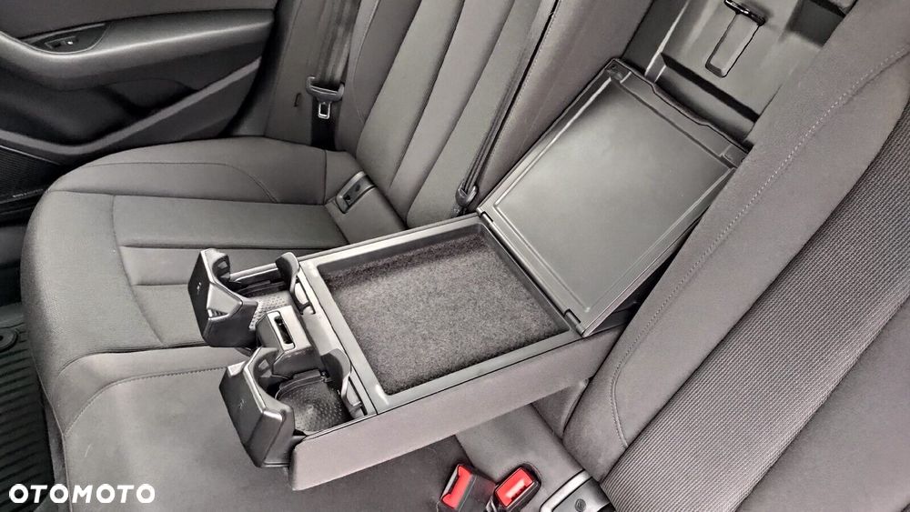 Audi A4 Limousine - 36