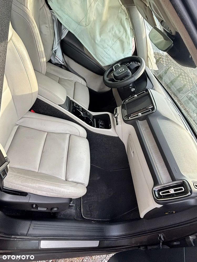 Volvo XC 40 D3 Momentum Pro - 13