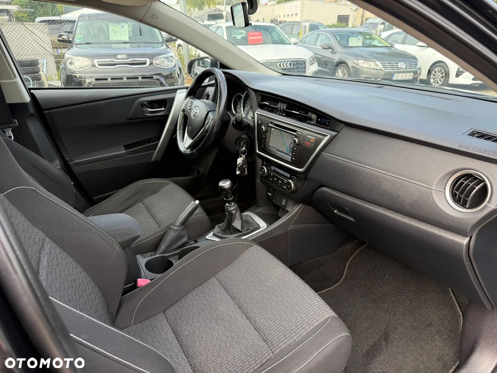 Toyota Auris - 32