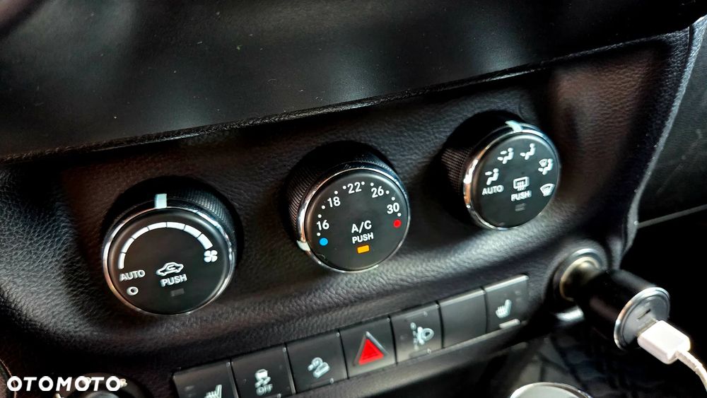 Jeep Wrangler Unlimited 2.8 CRD DPF Automatik Sahara - 16