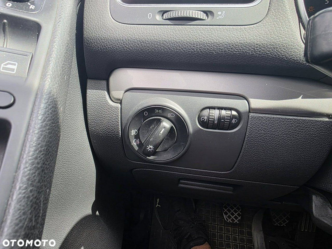 Volkswagen Golf 1.4 TSI MATCH - 11