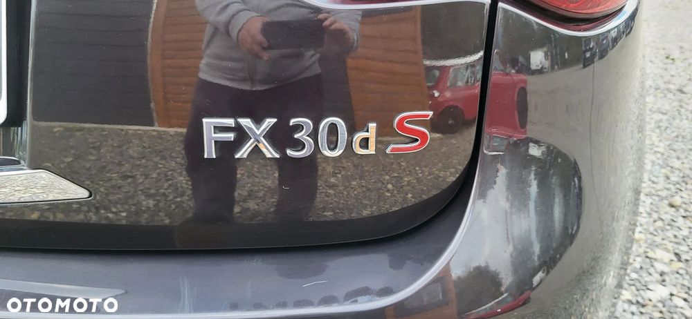 Infiniti FX FX30d S Premium - 35