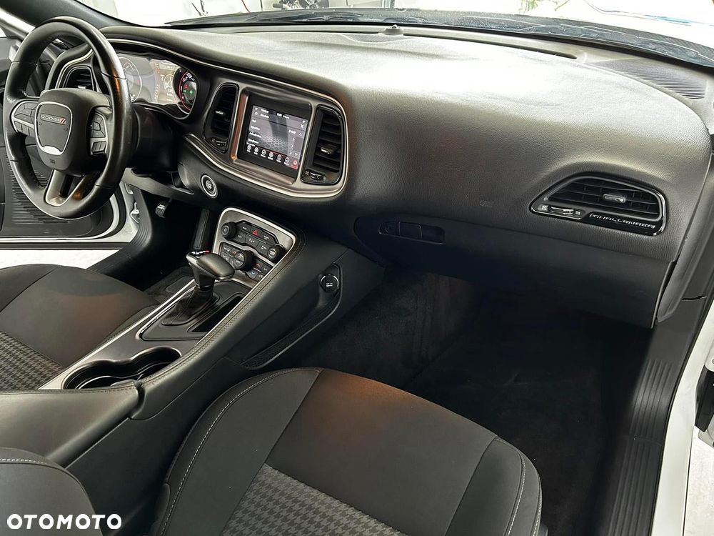 Dodge Challenger 5.7 R/T - 20