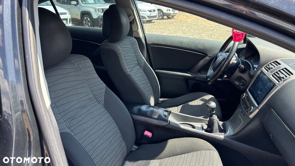 Toyota Avensis 2.0 D-4D - 24