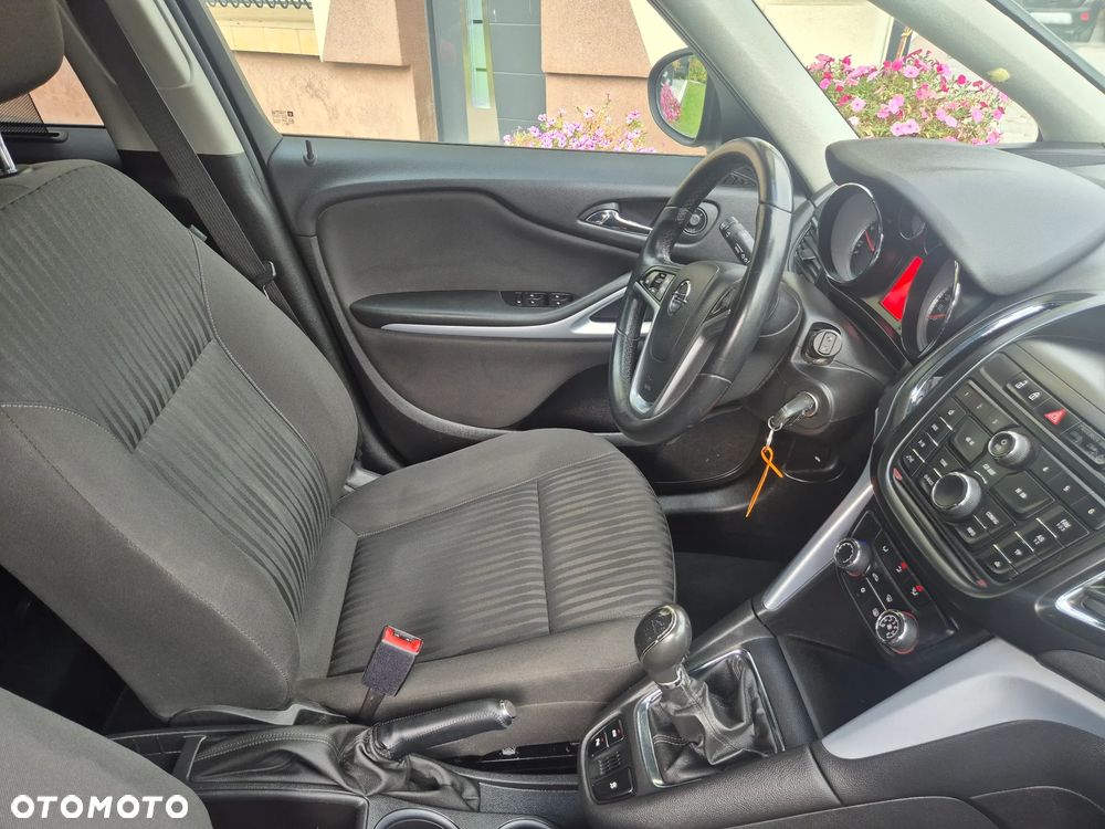 Opel Zafira - 32