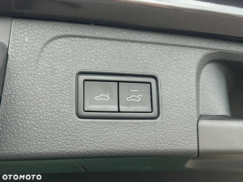 Volkswagen Passat - 12