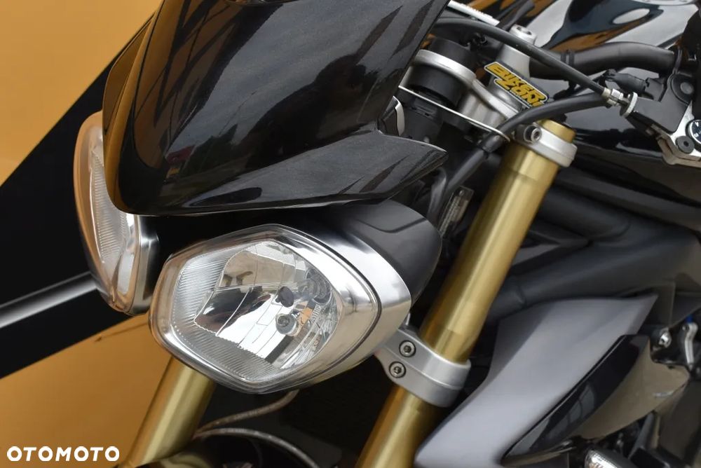 Triumph Street Triple - 23