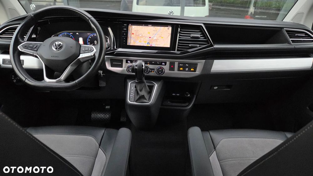 Volkswagen Multivan - 10