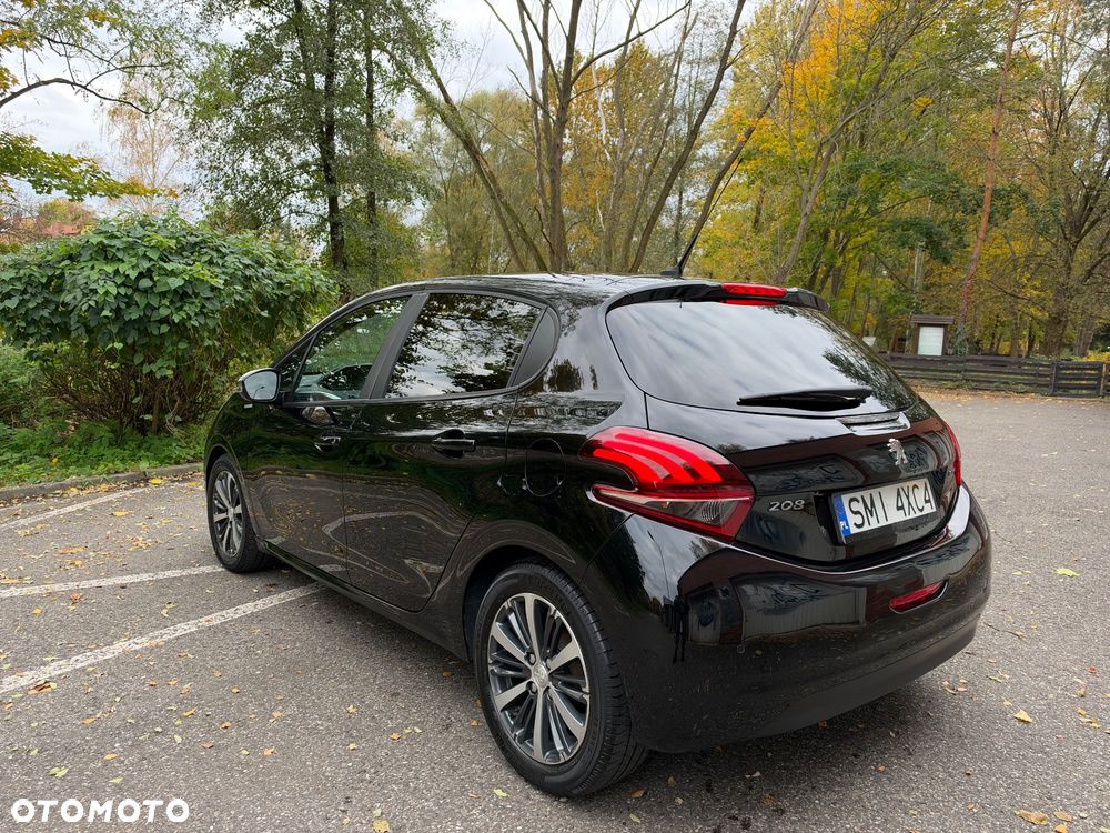Peugeot 208 2017 photo 5