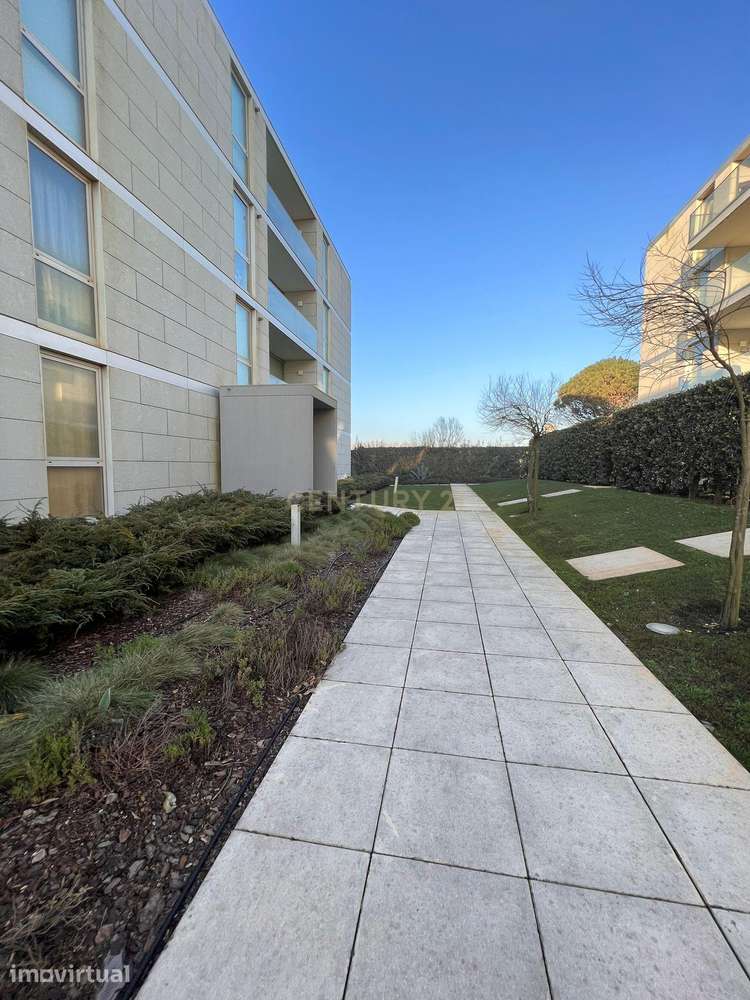 Deslumbrante Apartamento T1 Primeira Linha de Mar, Piscina e Garagem | - Grande imagem: 2/37