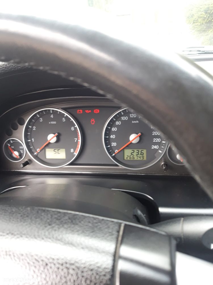 Ford Mondeo 1.8 Ghia - 8