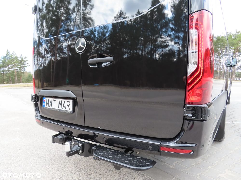 Mercedes-Benz Sprinter 319 CDI 190 KM 9G-Tronic Automat Model 907 AMG Panamericana GT AMG Furgon Blaszak Ekstra Długi LONG MAXI + 4800 mm Zawieszenie Tylne Pneumatyczne Adaptacyjne WZMACNIANY Rozstaw Osi 4325 mm Ładowność 941 Kg HAK 2800 Kg FULL Opcja Wyposażenia Stan Auta Nowy Jak Z Salonu OKAZJA DOSTEPNY I GOTOWY - 10