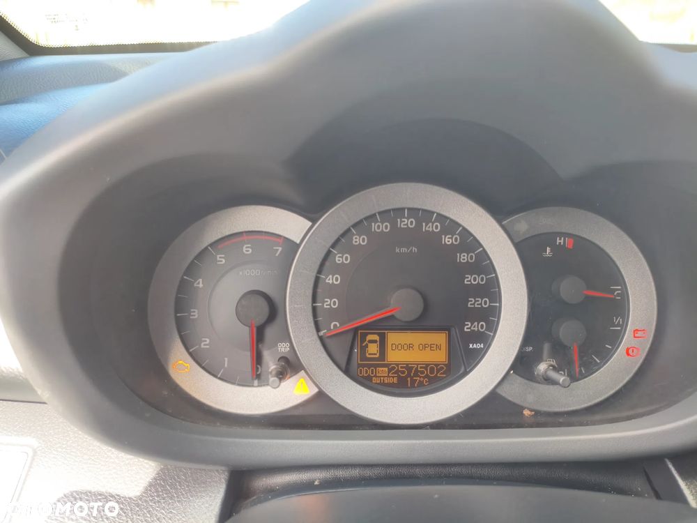 Toyota RAV4 2.2 D-4D Sol - 10