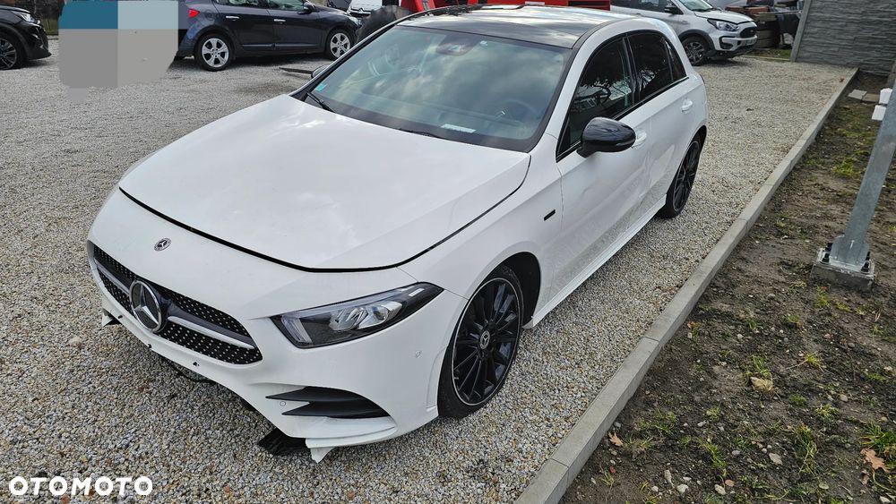 Mercedes-Benz Klasa A 250 E AMG Line 8G-DCT - 2