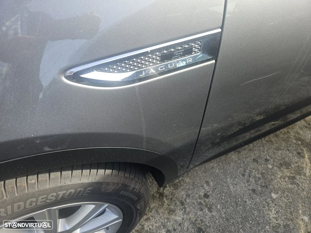 Jaguar E-Pace 2.0 i4D S - 7