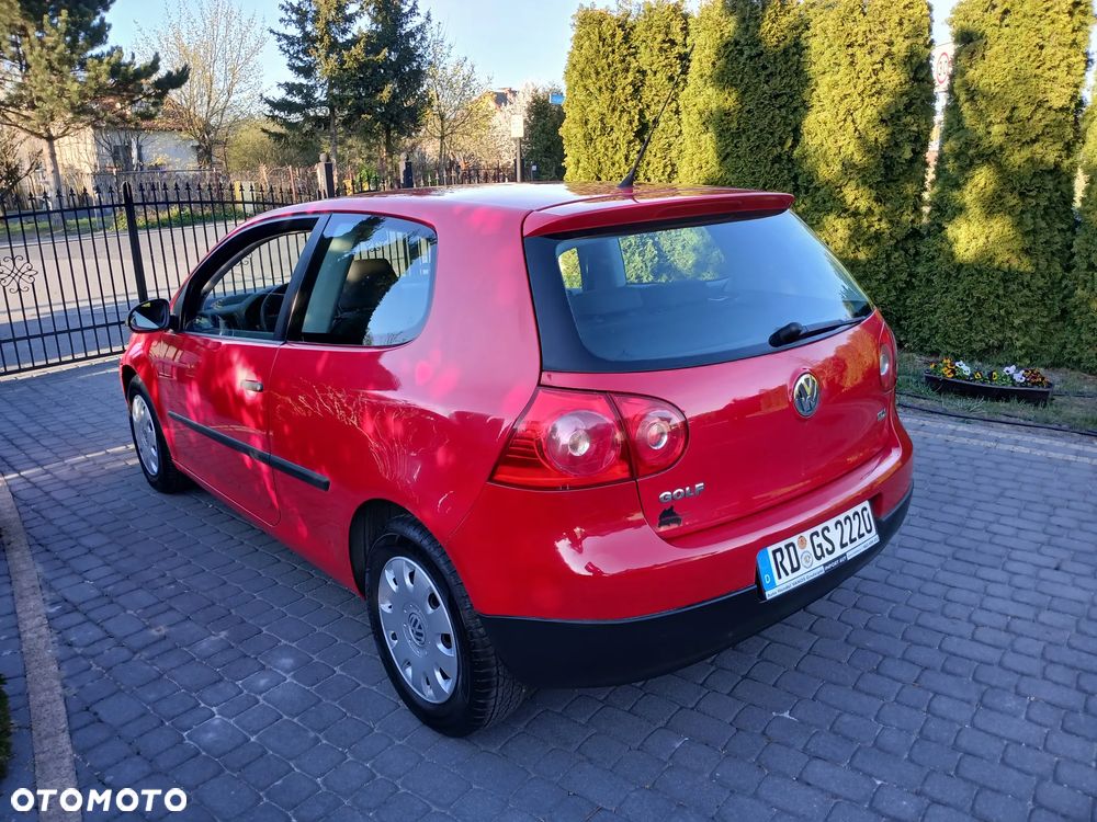 Volkswagen Golf 1.9 TDI DPF Trendline - 16