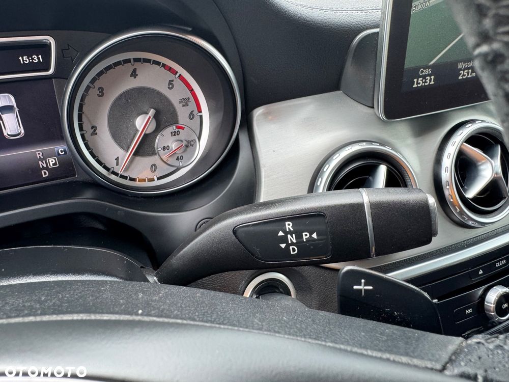 Mercedes-Benz GLA 200 (CDI) d 7G-DCT - 21