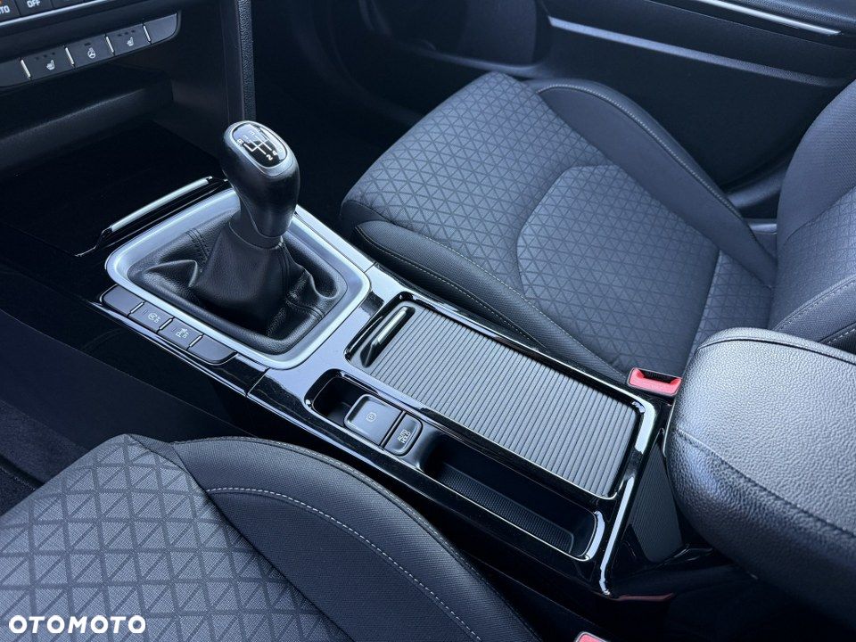 Kia Ceed 1.5 T-GDI L Business Line Plus - 27