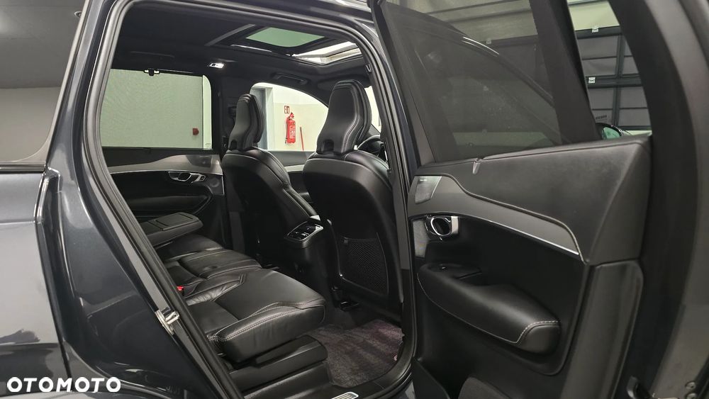 Volvo XC 90 B5 D AWD Plus Dark - 6
