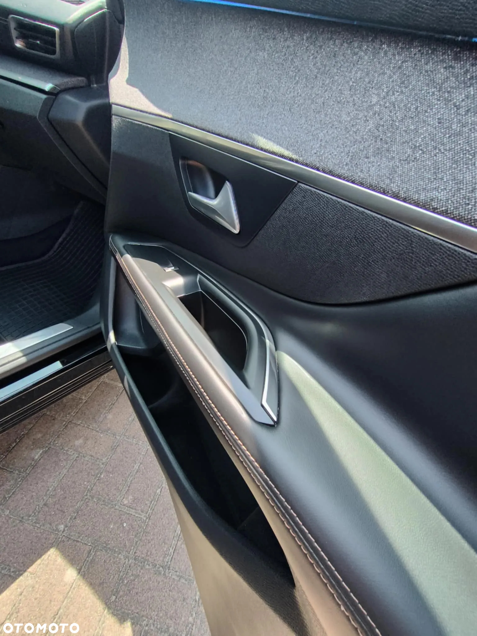 Peugeot 3008 1.5 BlueHDi Allure S&S EAT8 - 16