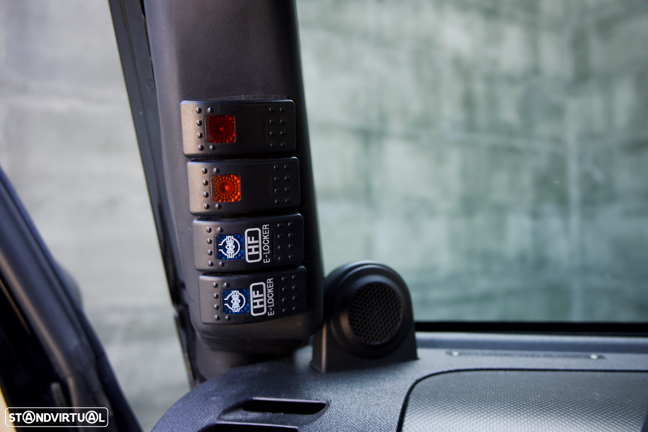 Jeep Wrangler Unlimited 2.8 CRD ATX Sahara Limited - 25