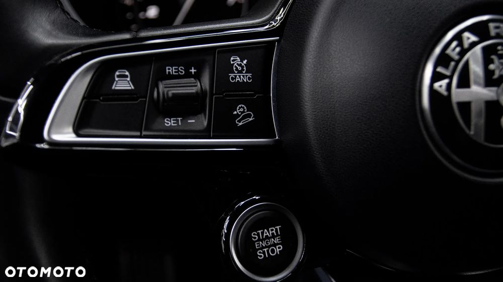 Alfa Romeo Stelvio 2.0 Turbo TI Q4 - 24