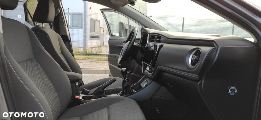 Toyota Corolla 1.6 Premium - 25