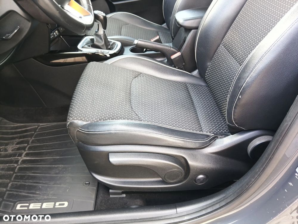 Kia Ceed 1.4 L Business Line - 14