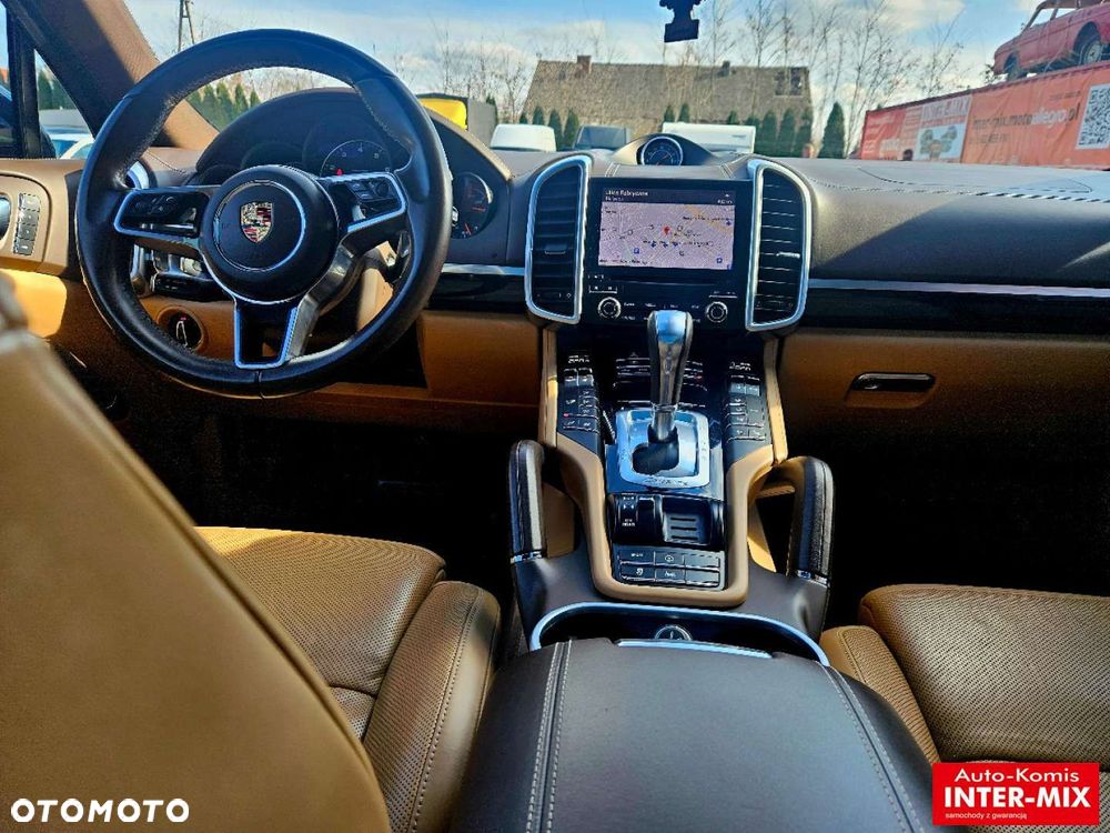 Porsche Cayenne - 16