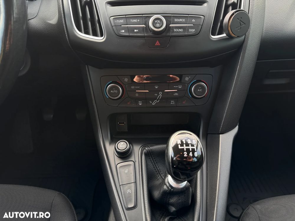 Ford Focus 1.0 EcoBoost Trend - 9