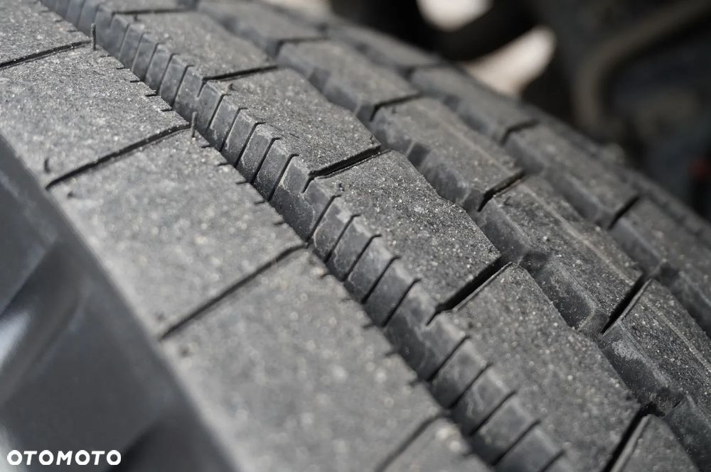 Renault C280 DTI 8 / HDS Fassi 5,6 t / Zasięg 8 m / Platforma 15 EPAL - 21