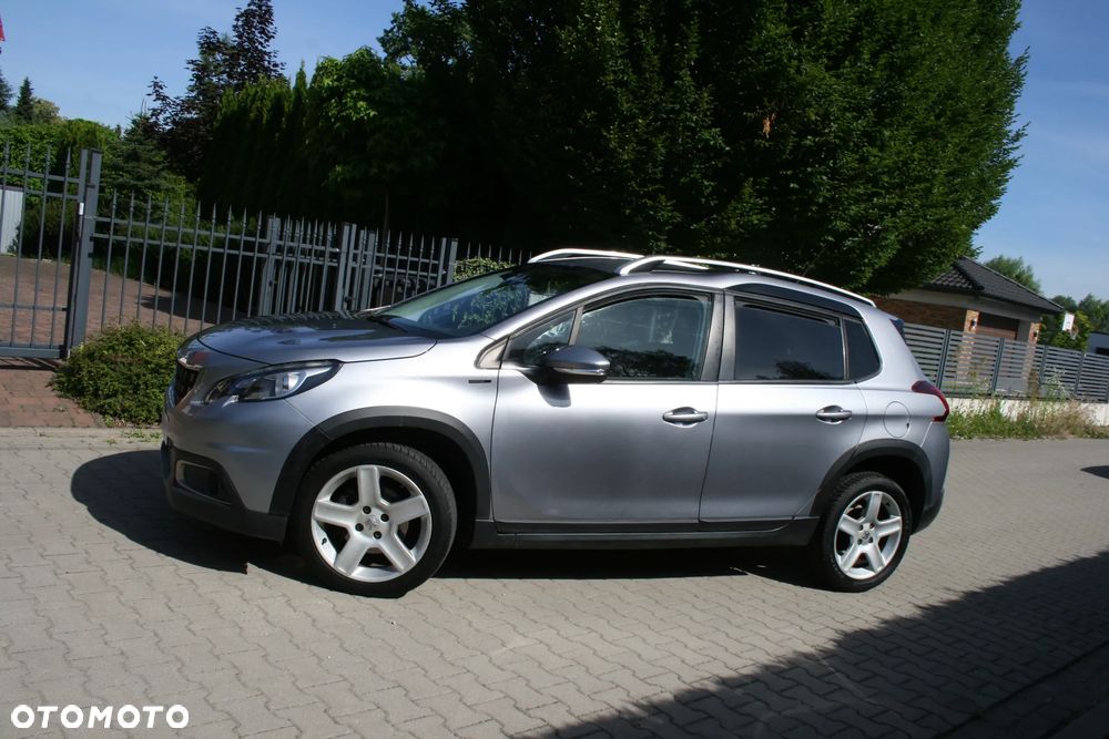 Peugeot 2008 1.2 Pure Tech Allure S&S - 4