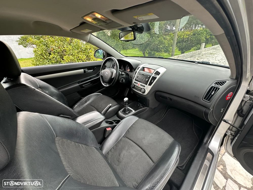 Kia Ceed S Coupé 1.6 CRDi TX - 36