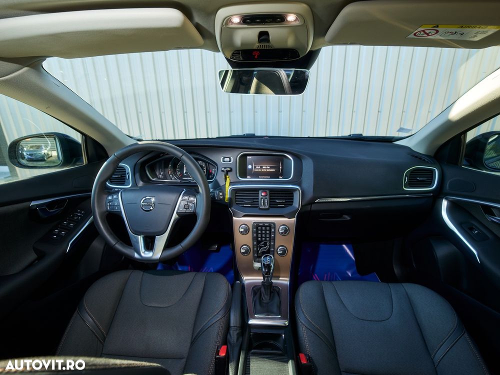 Volvo V40 D3 Geartronic Momentum - 7