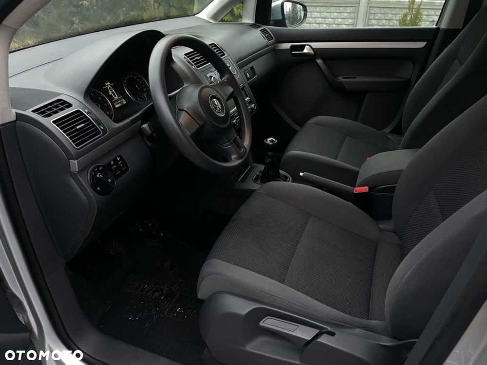 Volkswagen Touran - 13