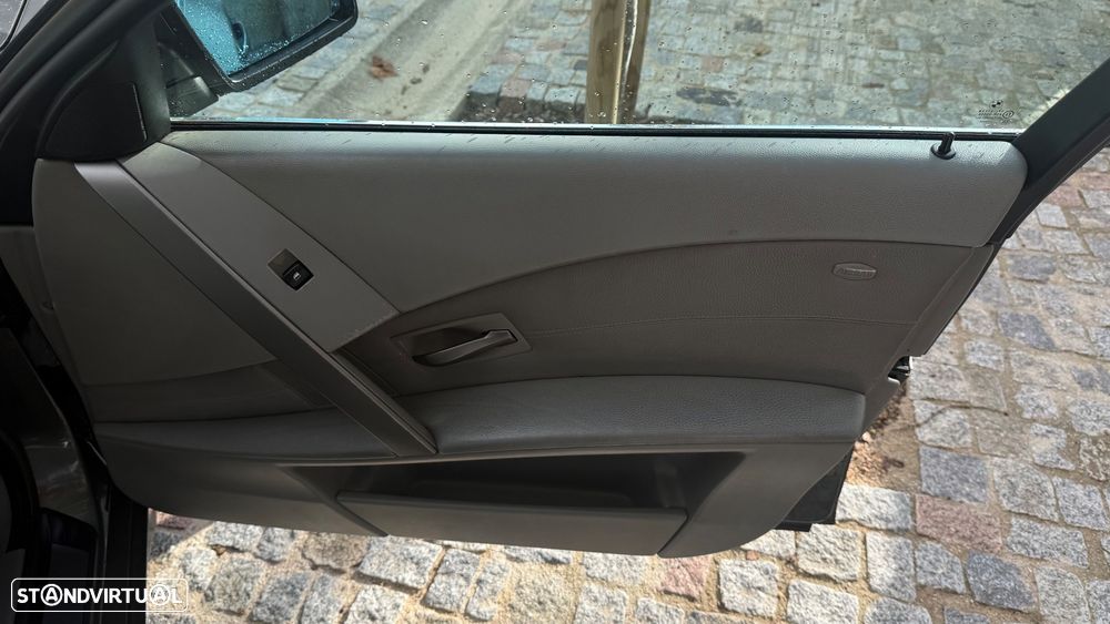 BMW 525 dA Touring - 15