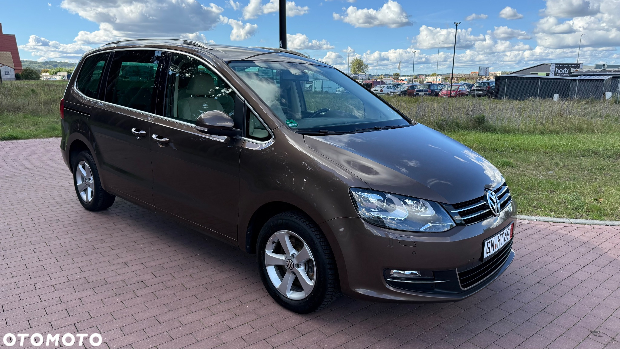 Volkswagen Sharan 2.0 TDI Comfortline DSG - 4