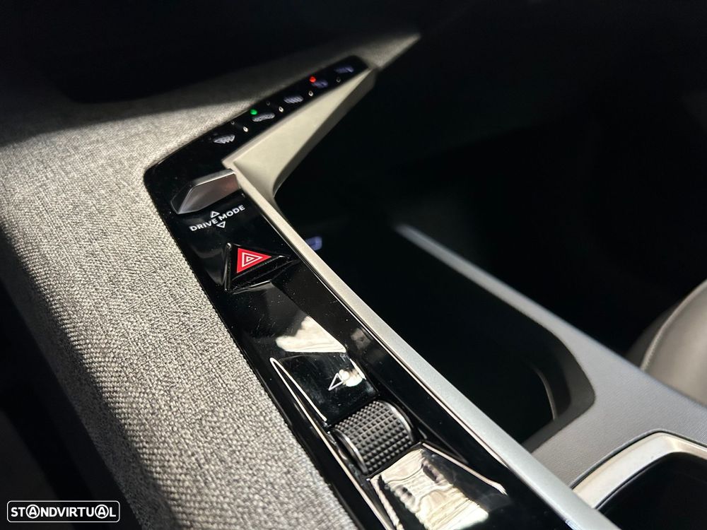 Peugeot 3008 1.2 Hybrid Allure e-DCS6 - 30