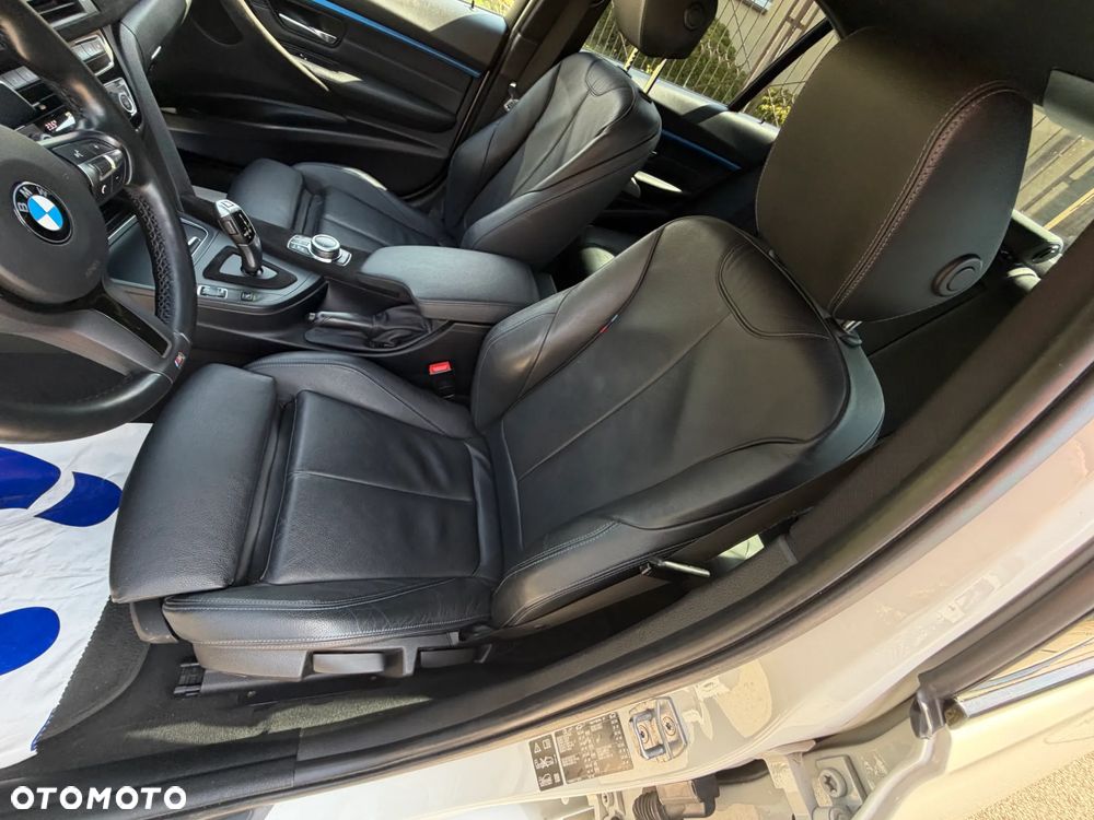 BMW Seria 3 320d xDrive M Sport - 12