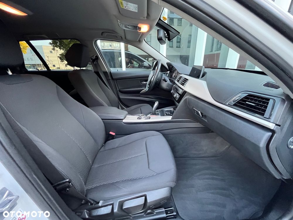 BMW Seria 3 318d Business Edition - 21